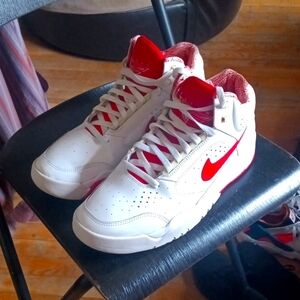 NIKE AIR FLIGHT LITE MID PIPPEN RED / WHITE DJ2518- 101